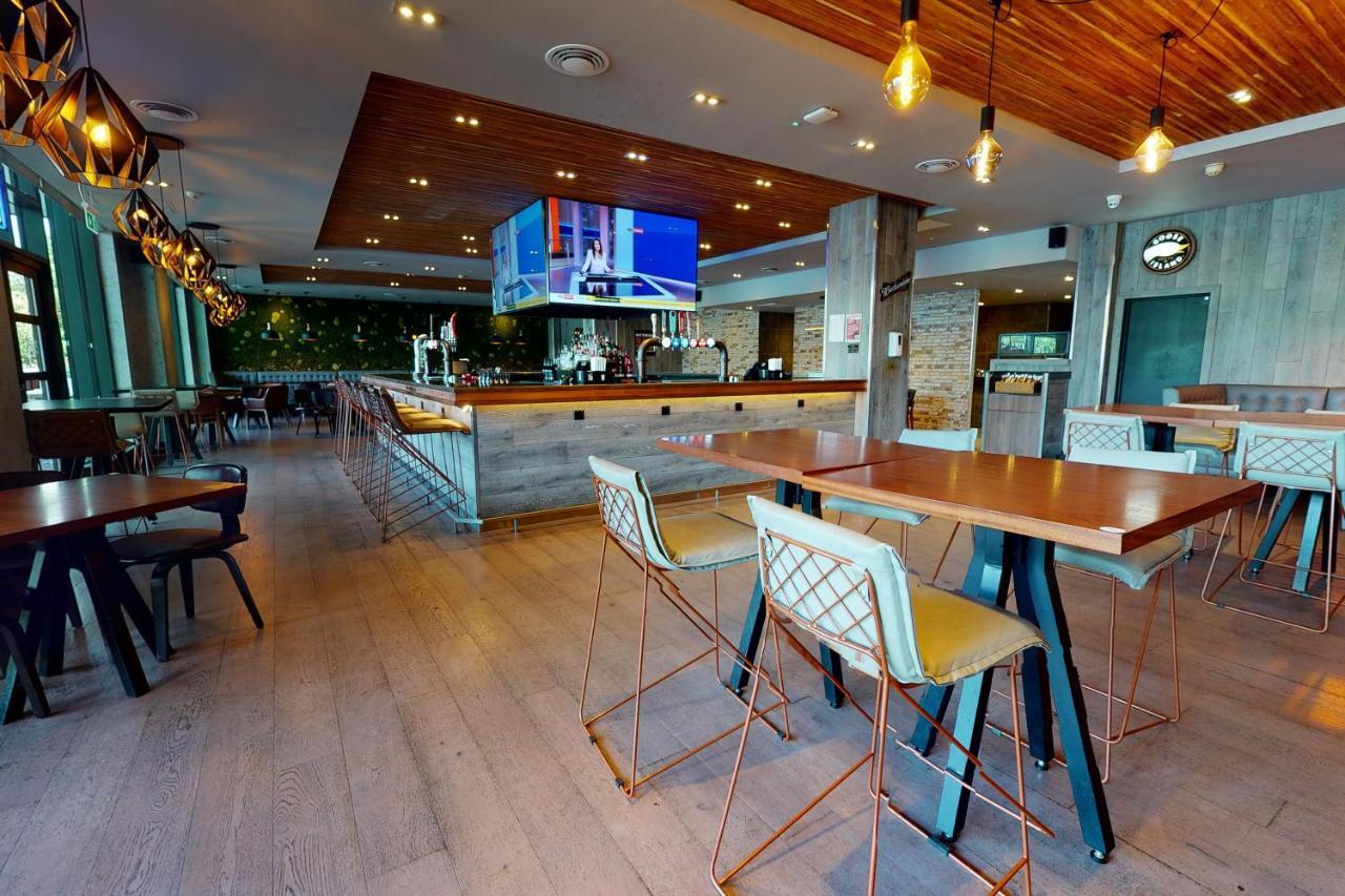 Village South Hotel