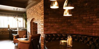 Отель Village Leeds South Лидс