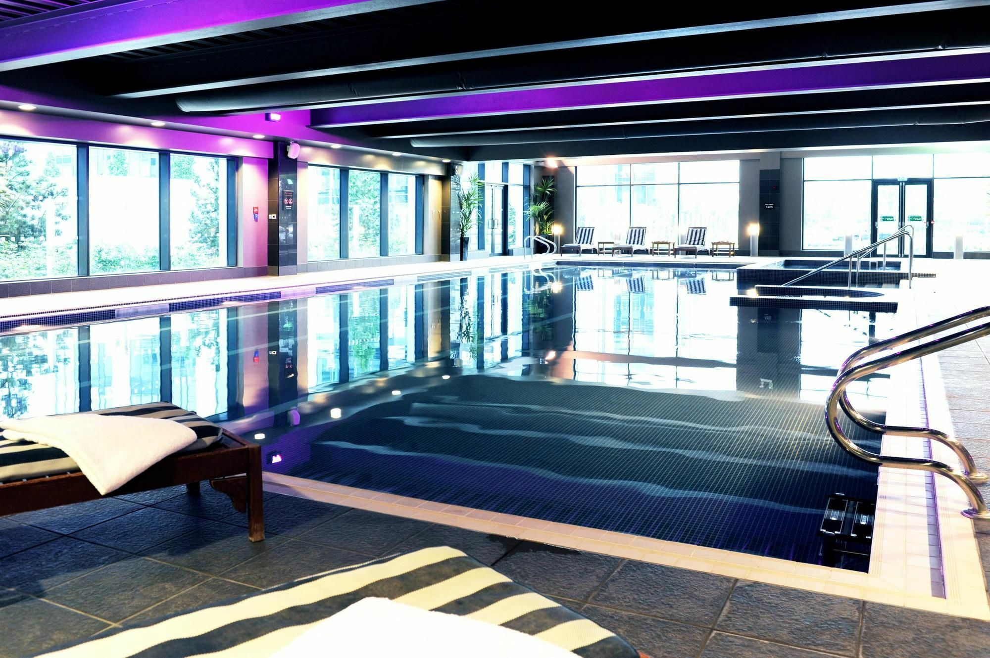 Village Leeds South 4* Лидс