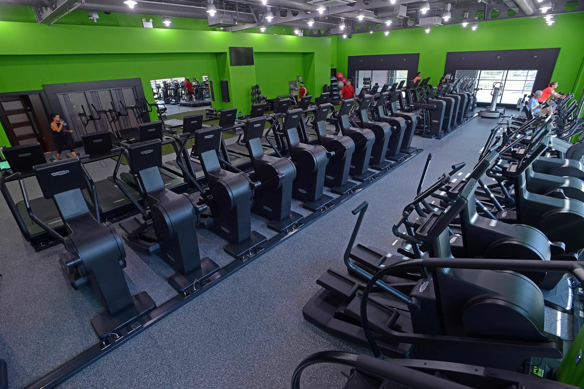 Village Leeds South Отель 4*